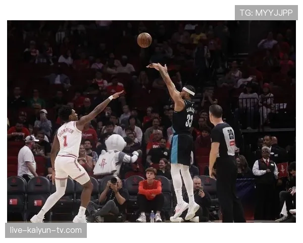 利拉德挡拆效率提升显著，关键时刻持续主导开拓者进攻