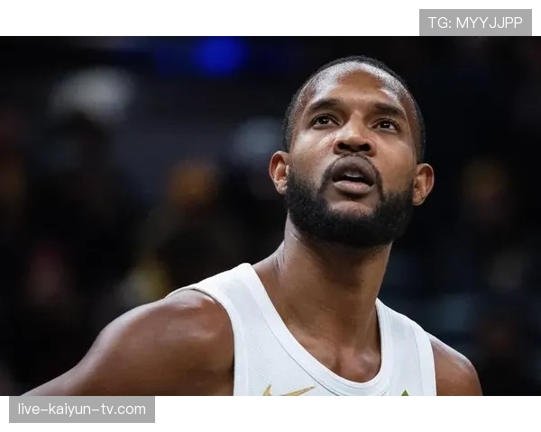 埃文·莫布里内线高效挡拆助 Cavaliers 拉开防守差距