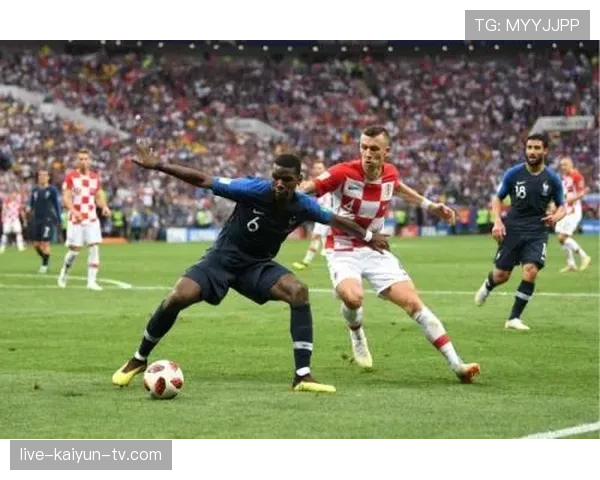 曼联进攻瘫痪，问题不在锋线而在中场推进彻底断链