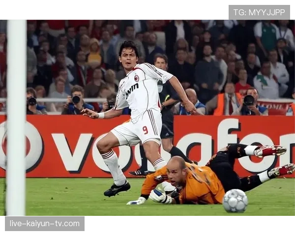 越位规则的核心判定：何时光看传球瞬间的进攻方位置